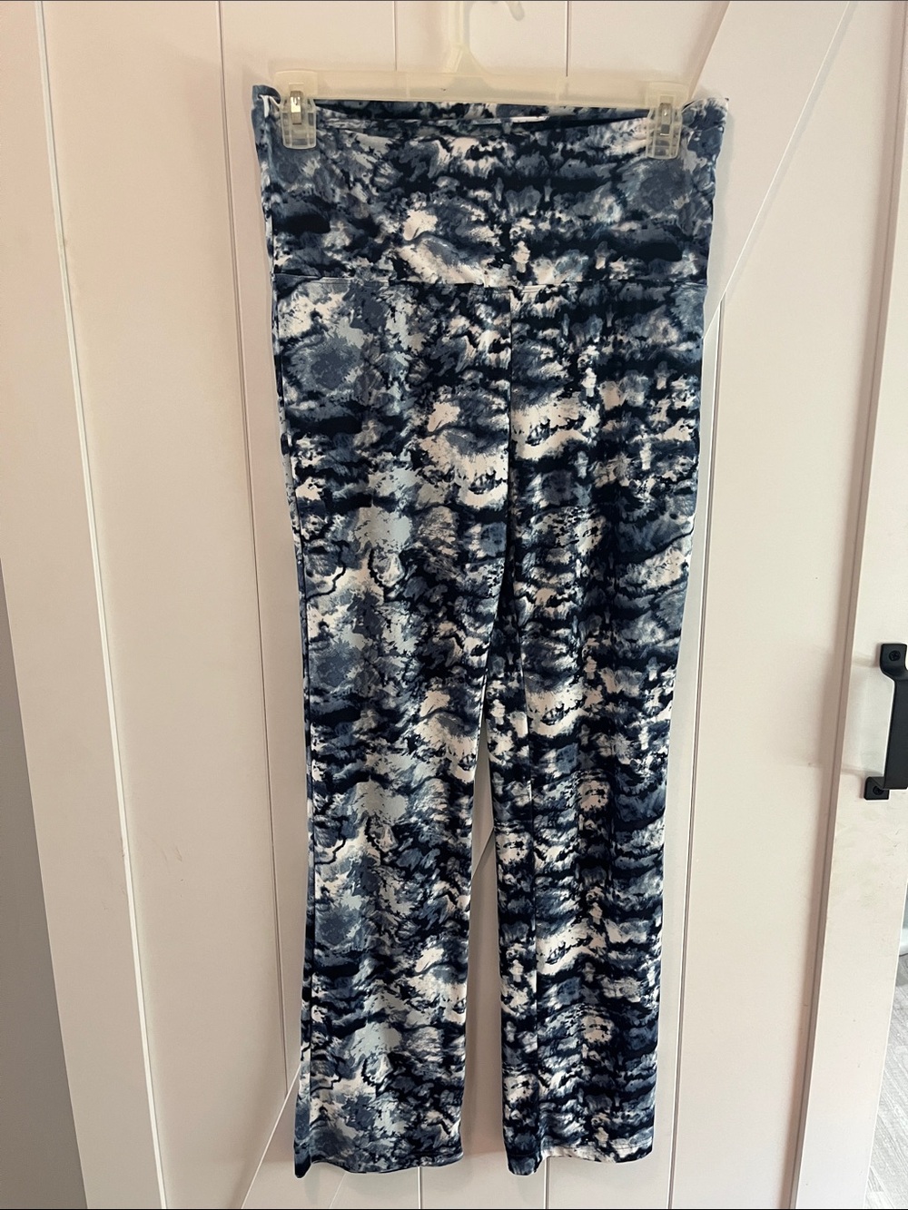 Bobbie Brooks Navy and White Tie-Dye Leggings
